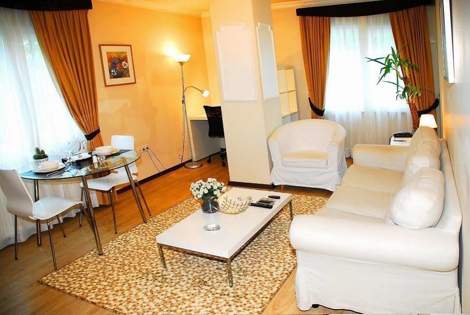 La Palace Suites Sisli อิสตันบูล ภายนอก รูปภาพ
